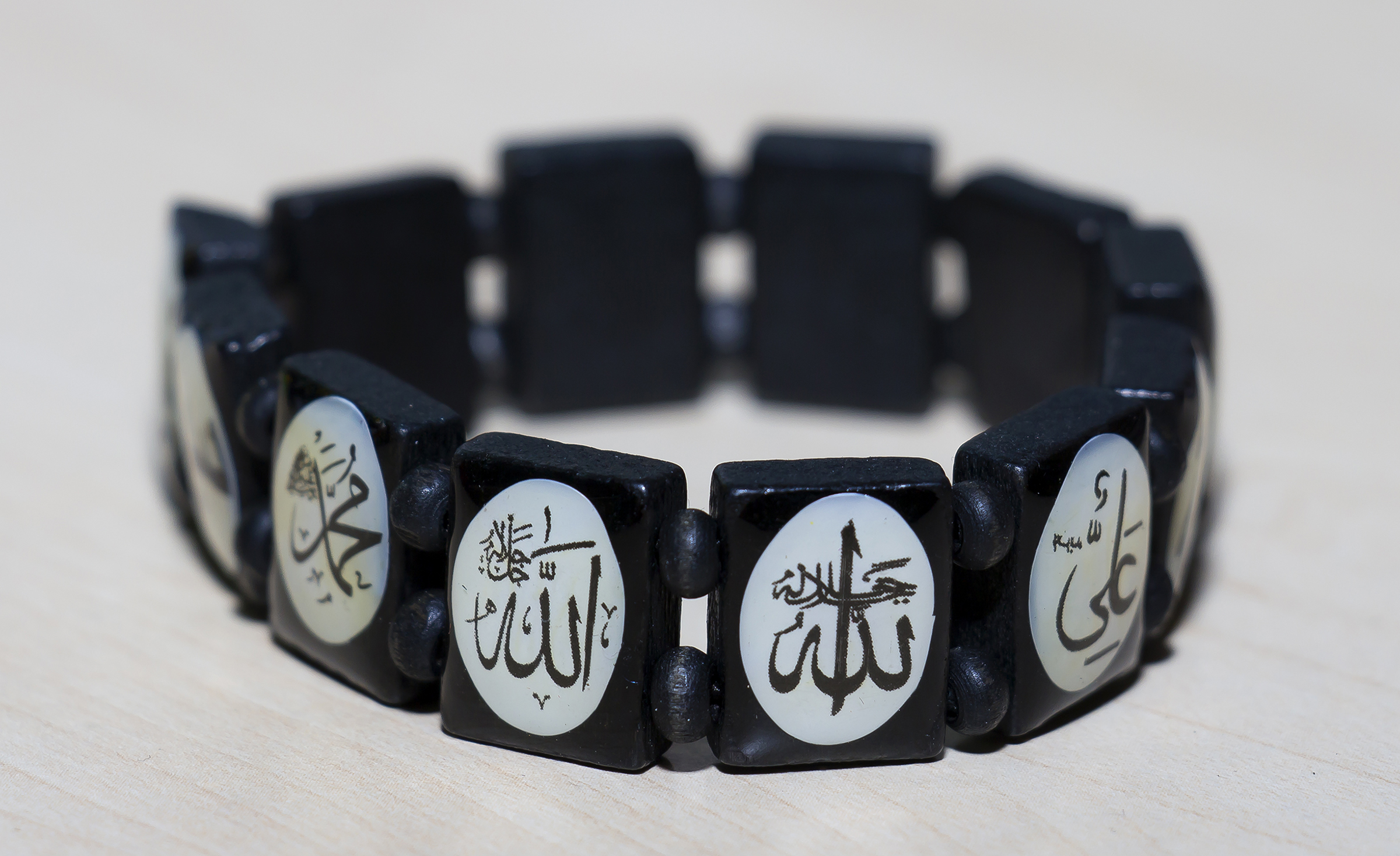 Islamischer Holzarmband Schwarz mit Namen der Ahlylbait