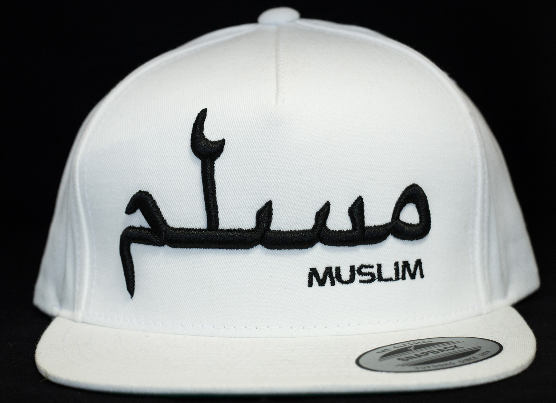 MUSLIM Snapback Weiß mit 3D Schrift in Schwarz